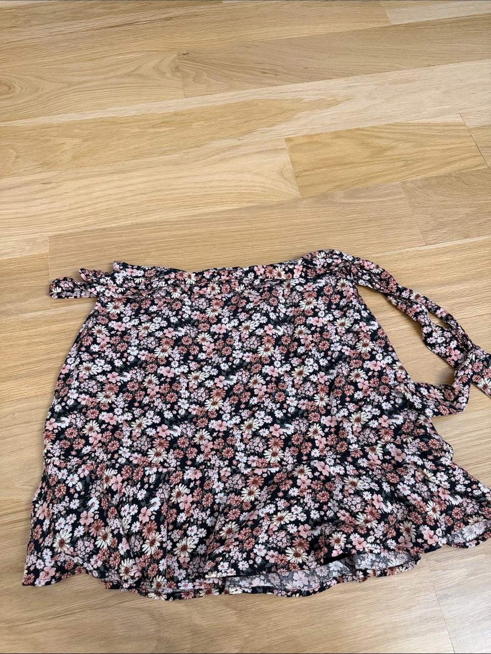 Abercrombie & Fitch Black Floral Tie-Waist Mini Skirt